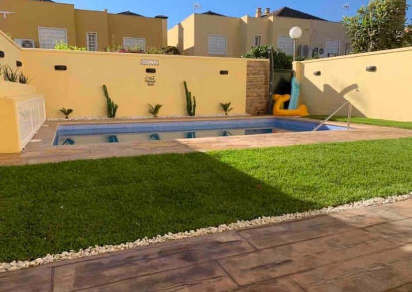 Prázdninový dům Casa De Lujo Con Piscina A 5 Minutos Andando Del Recinto Ferial